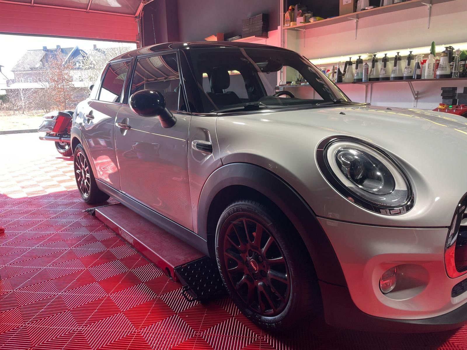 Fahrzeugabbildung MINI COOPER Mini 5-trg. Cooper