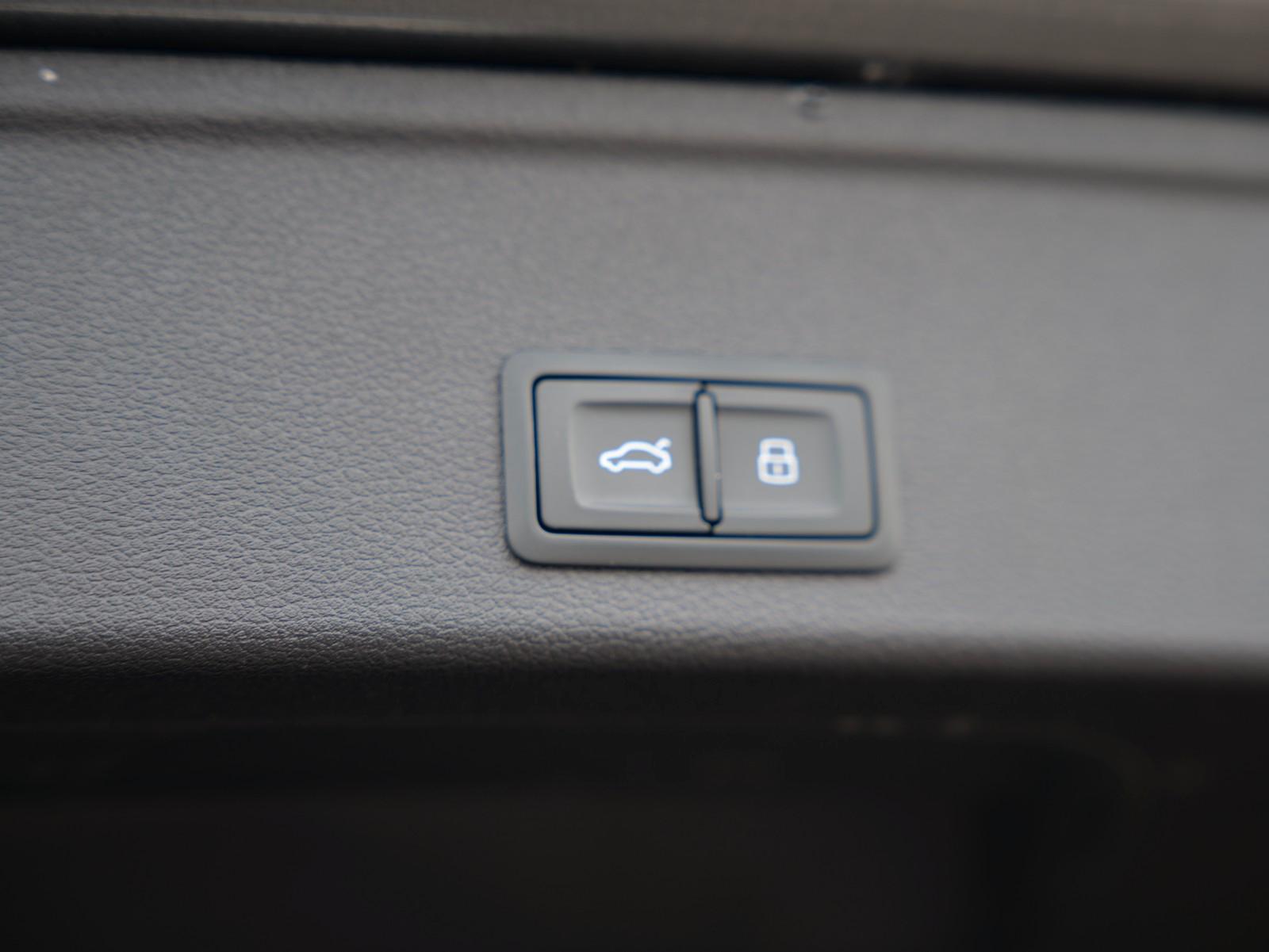 Car Image 34