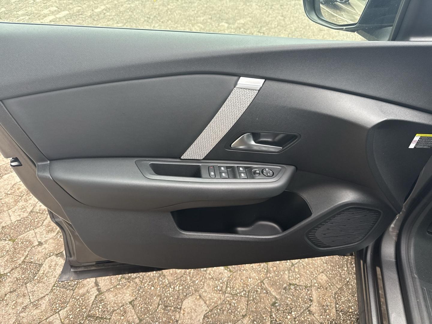 Citroën C4 Max HUD Navi Digitales Cockpit LED ACC Apple 