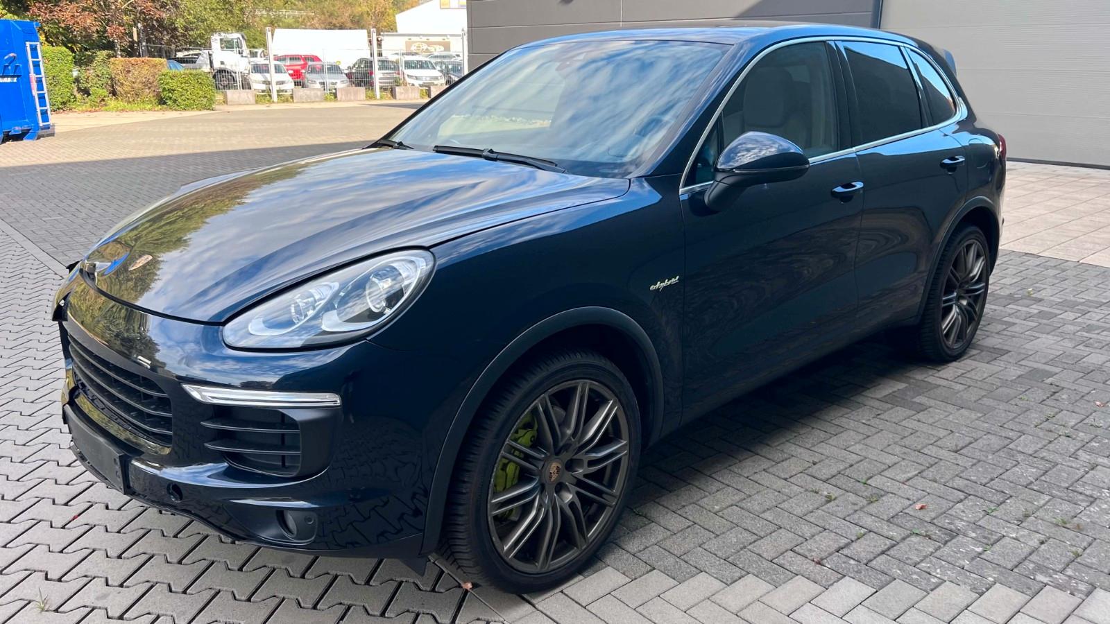 Porsche Cayenne S E-Hybrid