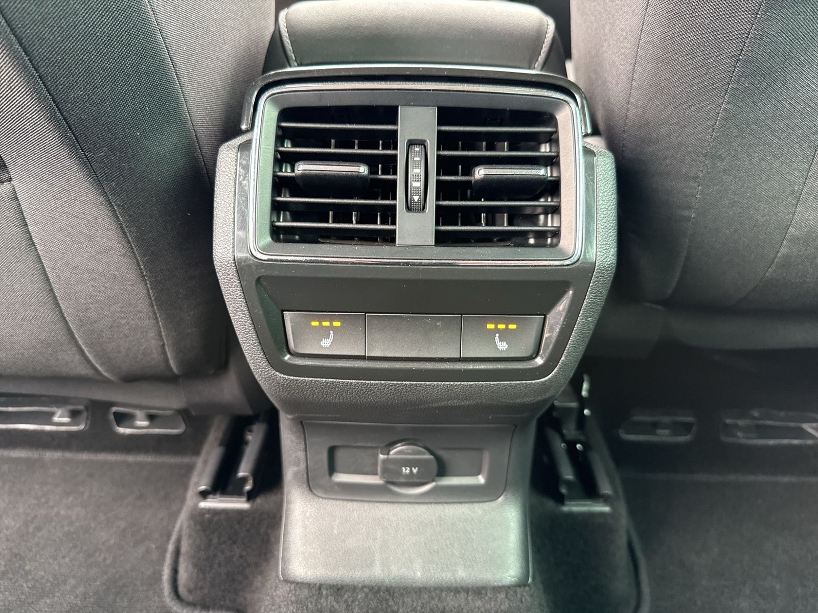 Karoq 1.5 TSI Tour, AHK, Matrix LED, SunSet, Kes