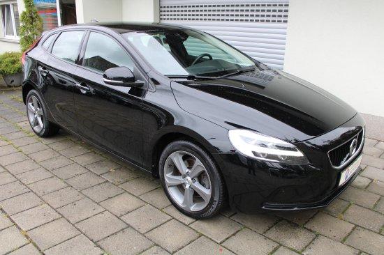 Volvo V40 T2 Momentum  LED Navigation Klimaautomatik P