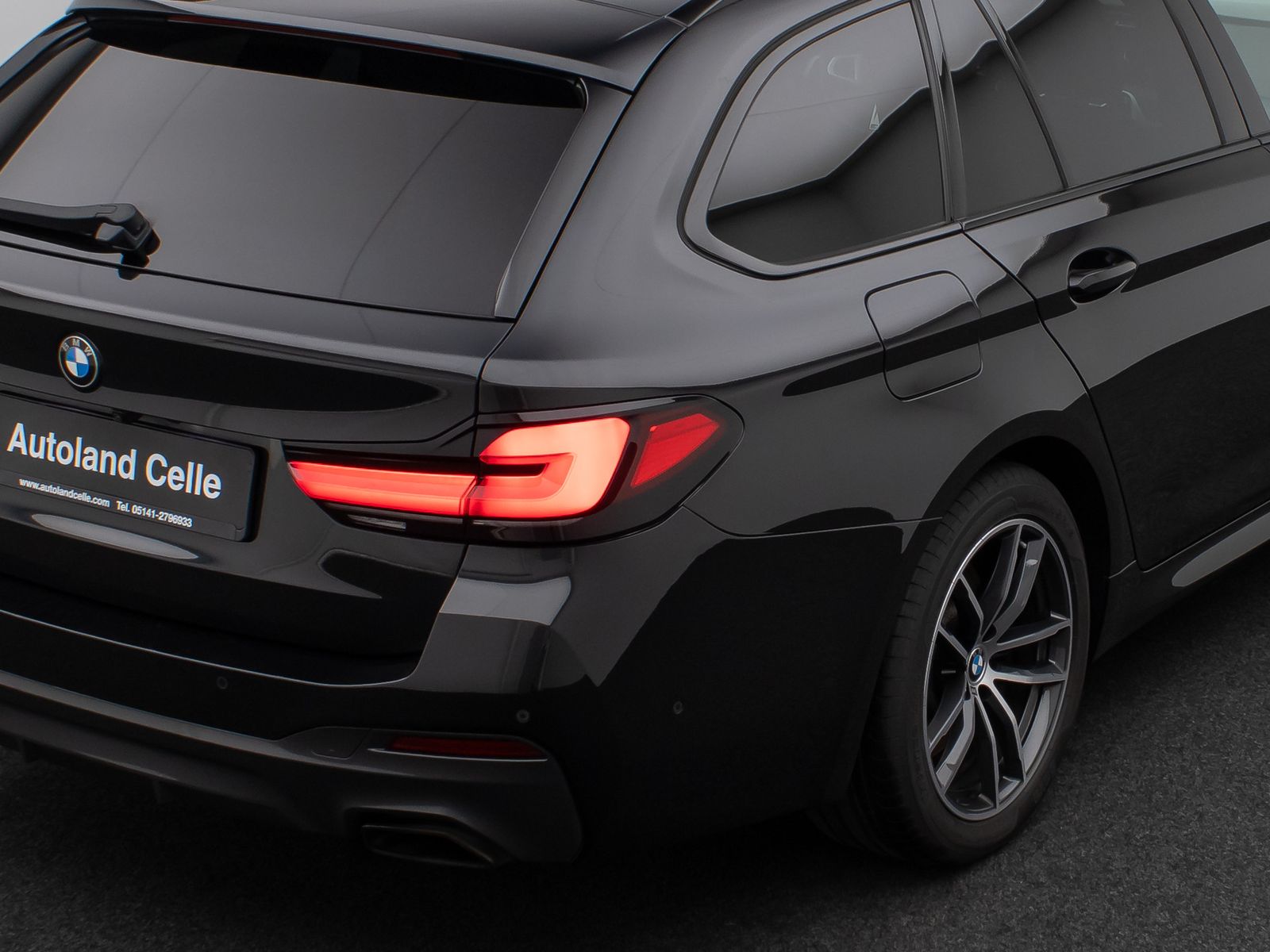 Fahrzeugabbildung BMW 540d xD M Sport Panorama Kamera Laser HUD AHK