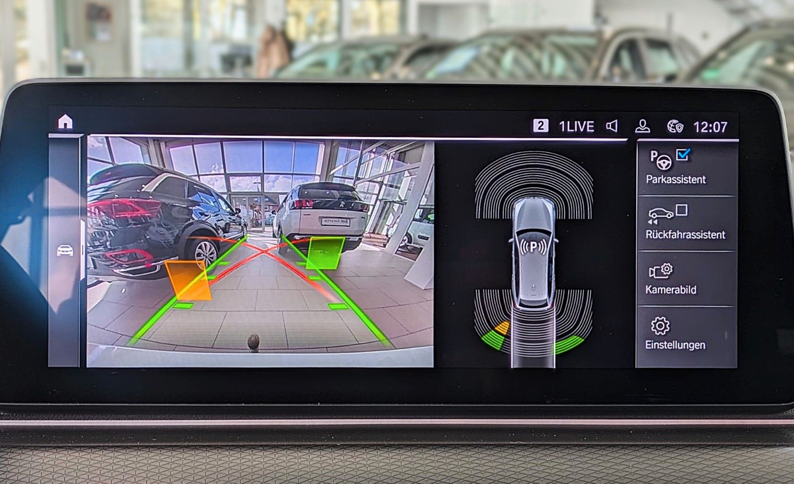 Fahrzeugabbildung BMW 530e M SPORT VIRTUAL HUD NAVI LASER LEDER AHK
