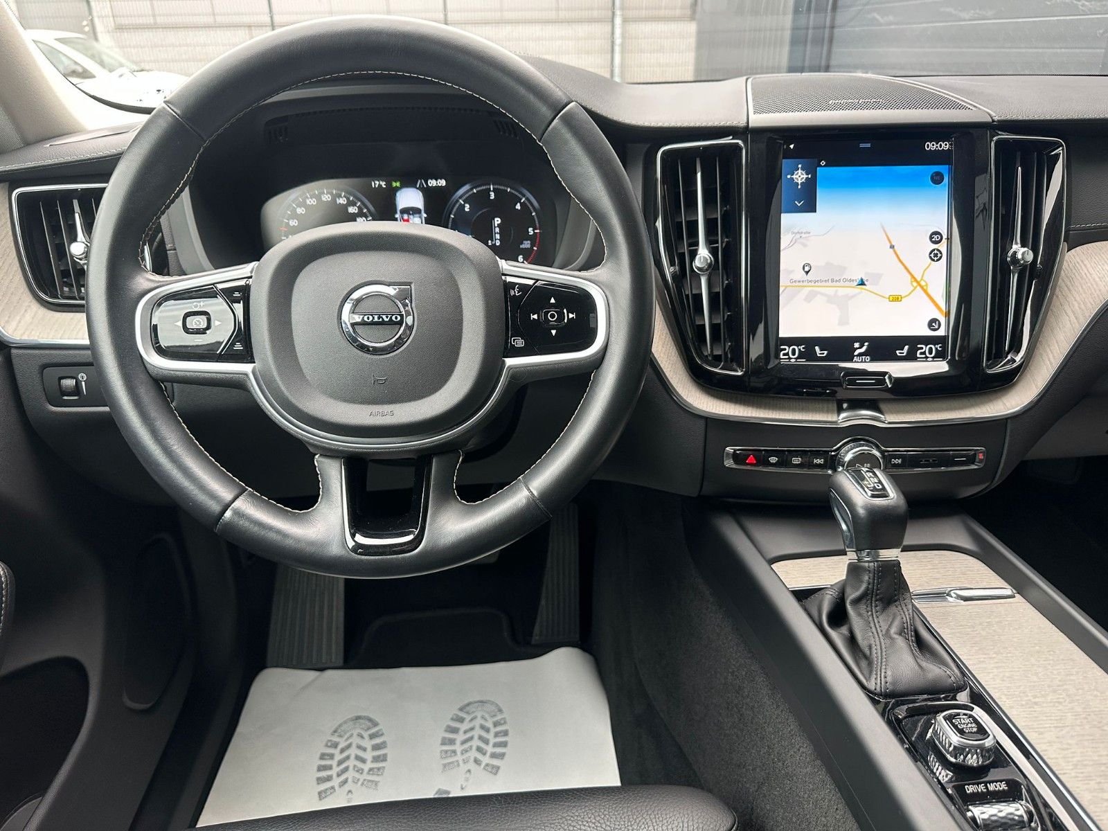 Volvo XC 60 Inscription 2WD SHZ Navi Vollleder LED foto 12