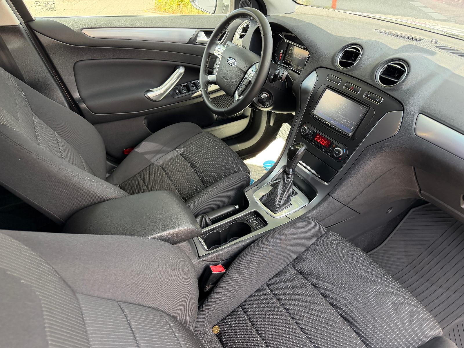 Ford Mondeo 2012 — photo 18