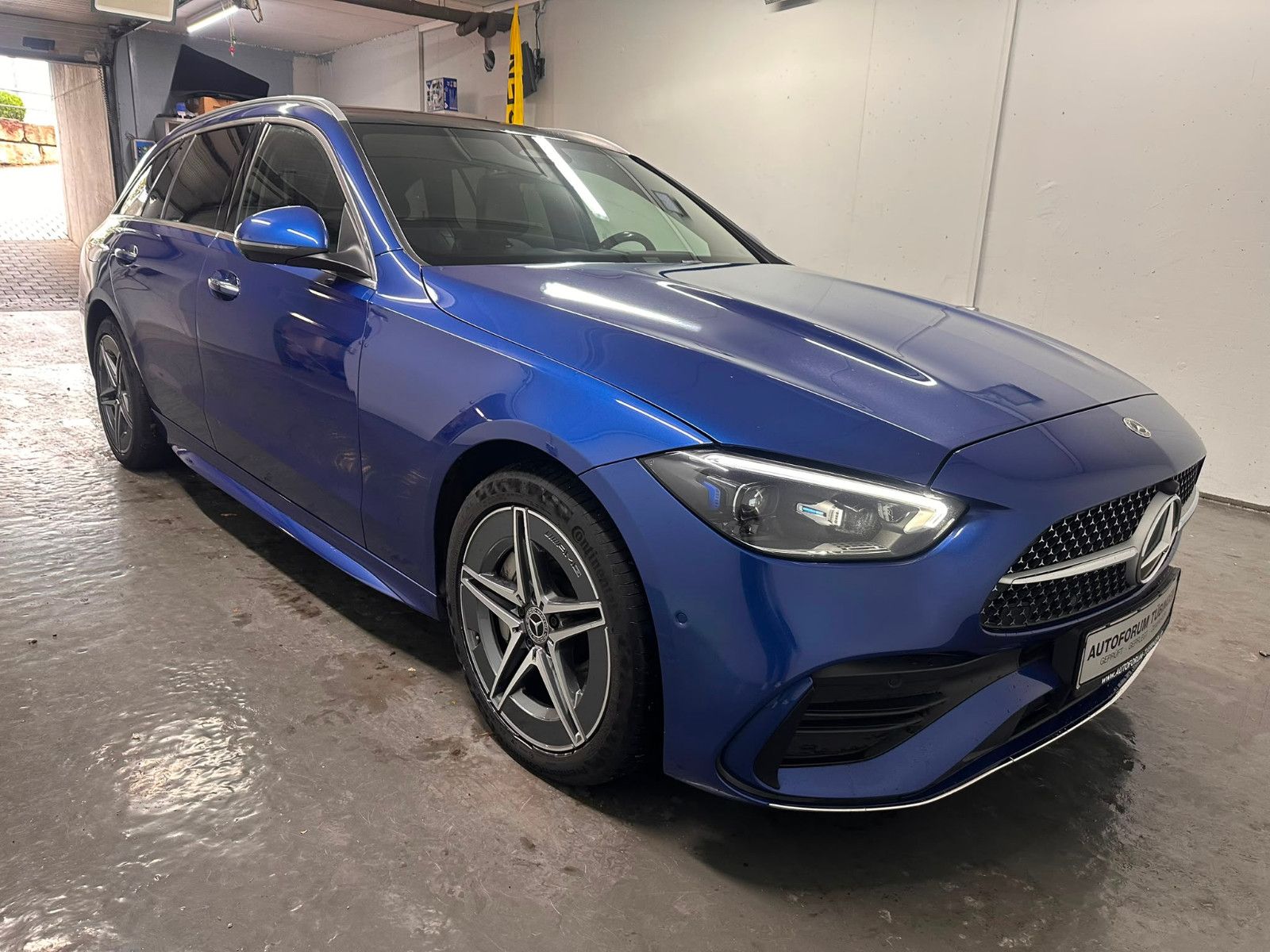 Fahrzeugabbildung Mercedes-Benz C 300 de T *AMG-LINE*MASSAGE*AHK*360*KEYGO*PANO