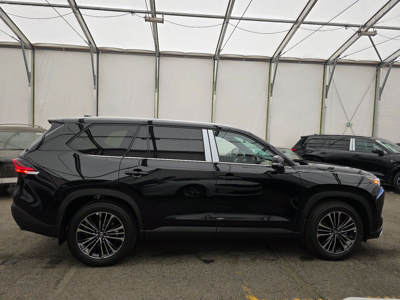 Fahrzeugabbildung Toyota GRAND Highlander Platinum Max T1: 68.000 EURO