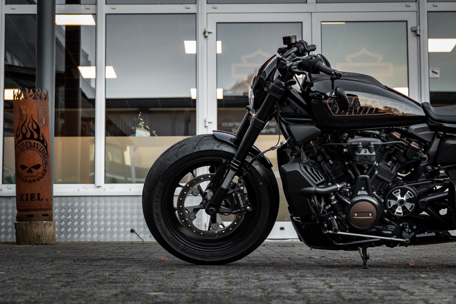 Fahrzeugabbildung Harley-Davidson RH1250S Sportster S - Jekill&Hyde -