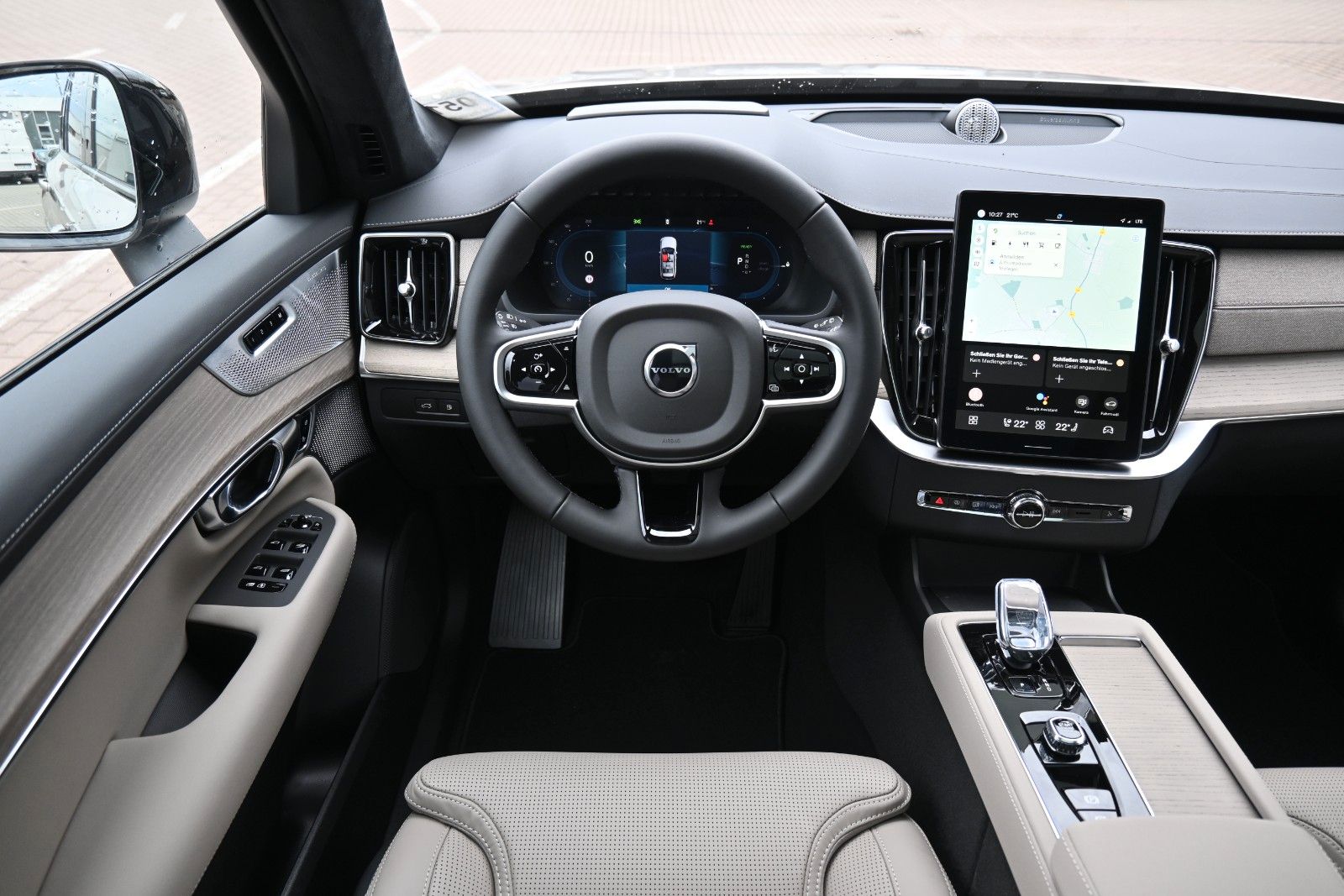Fahrzeugabbildung Volvo XC90 T8 AWD Ultra Dark´*STDHZG*360°*LUFT*ACC*AHK