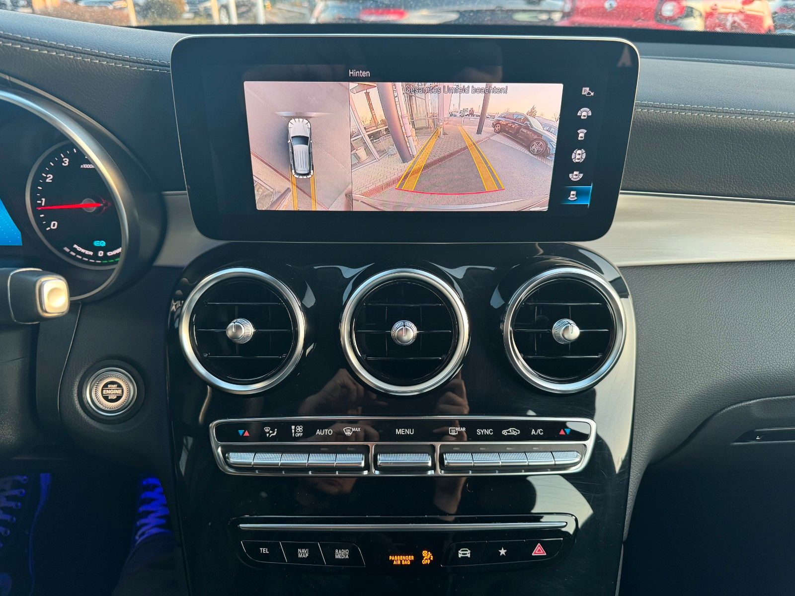Fahrzeugabbildung Mercedes-Benz GLC 300 4M AMG Distr+360°+Memory+Ambiente+Carpla