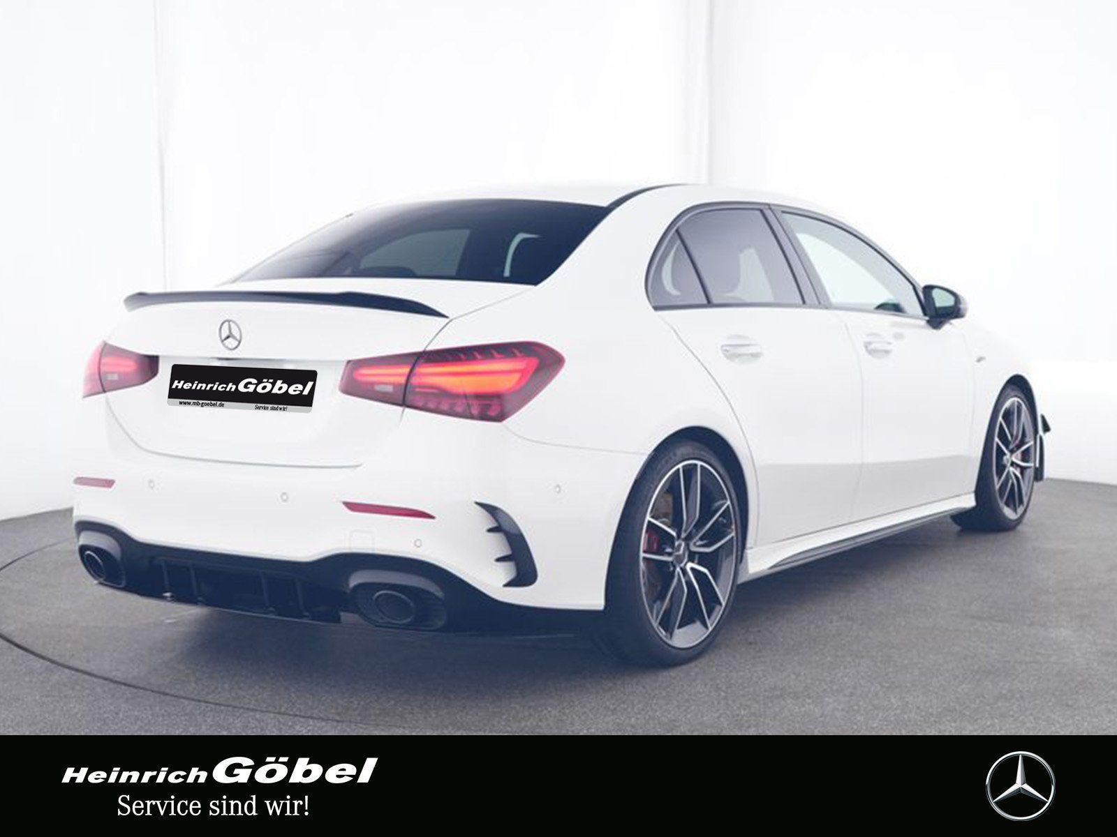 Fahrzeugabbildung Mercedes-Benz AMG A 35 4M Lim. PANO+FAHRASSI+BURMESTER+2xNIGHT
