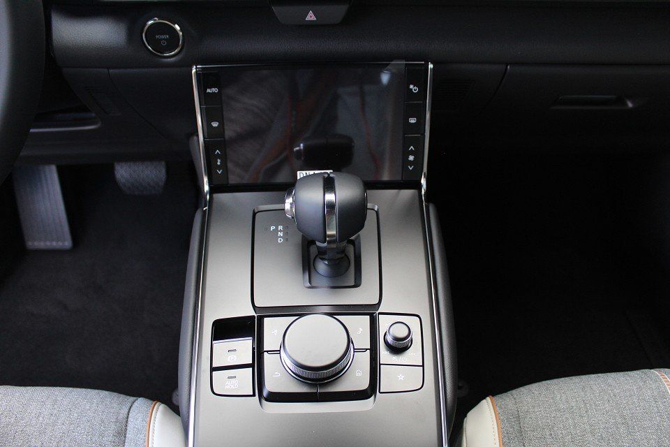 Fahrzeugabbildung Mazda MX-30 EV Advantage Modern Confidence ELEKTRO NAV