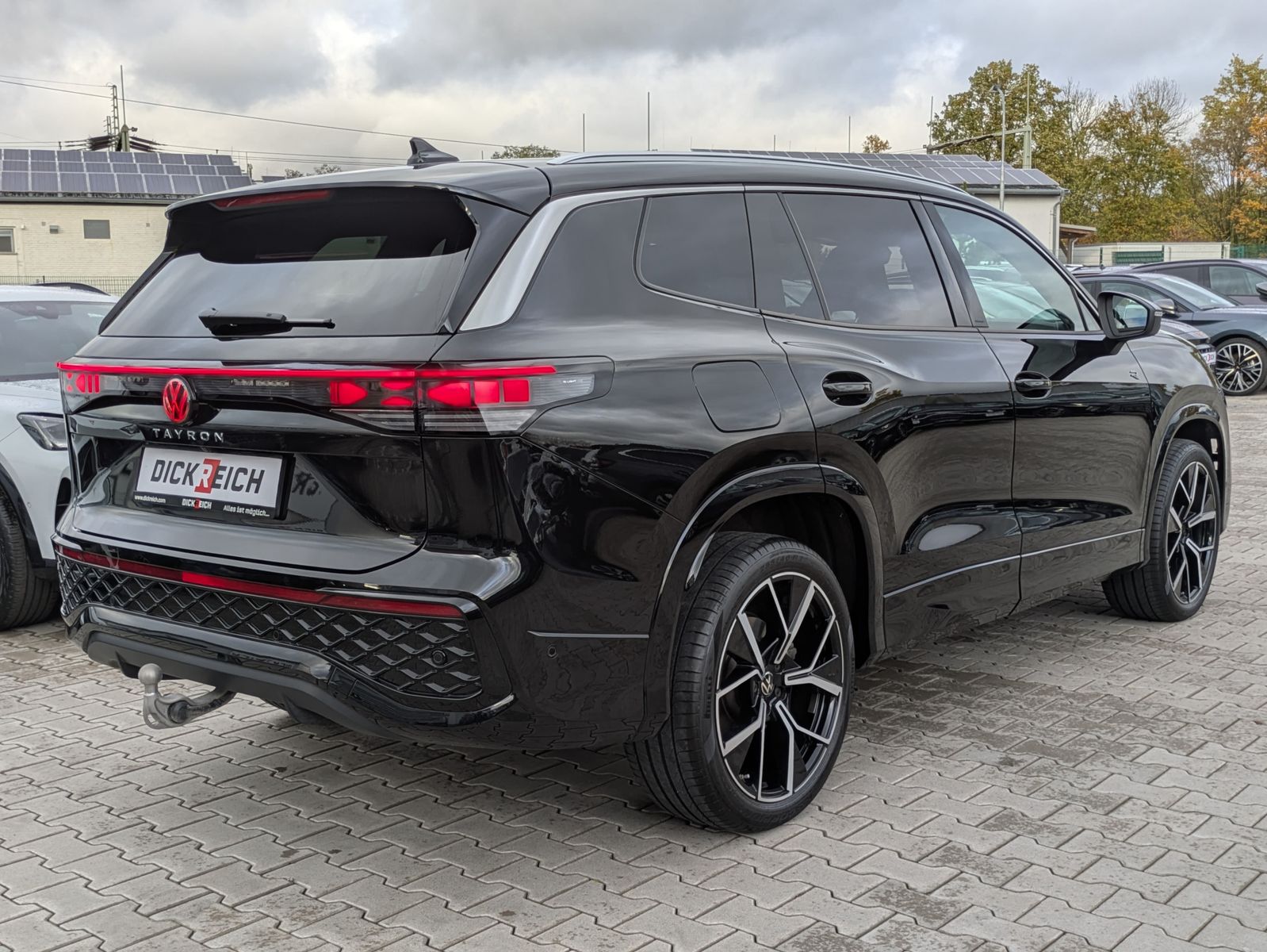 Fahrzeugabbildung Volkswagen Tayron 2.0 TDI 4M R-Line 7Si*MATRIX*AHK*PANO*HUD