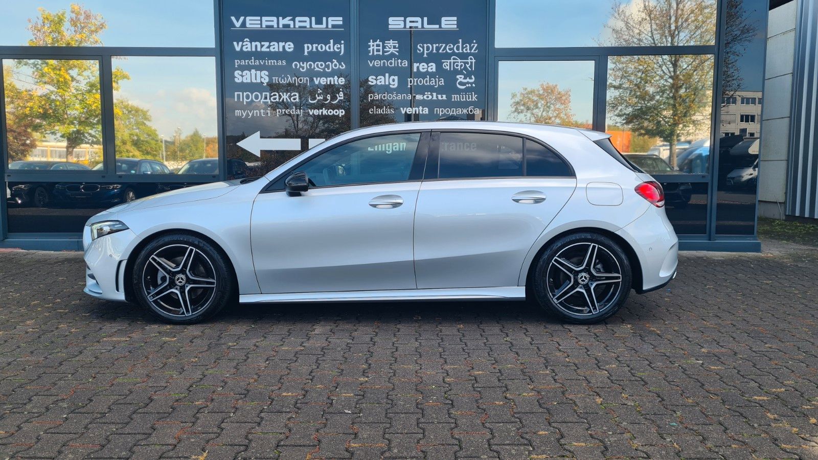Mercedes-Benz A 200d AMG LINE - ASSISTS - NIGHT - CAM - WIDE foto 4