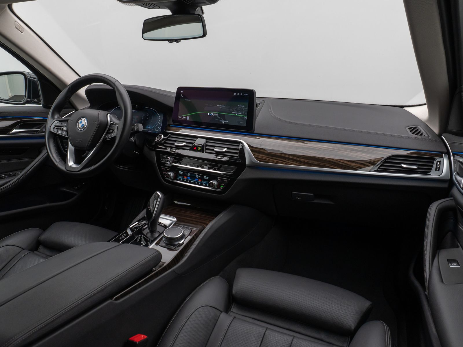 Fahrzeugabbildung BMW 530e xD Luxury Line DAB Komfort HUD Laser HiFi