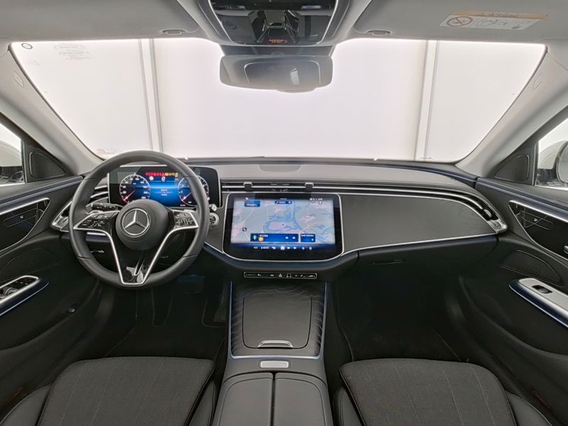 Fahrzeugabbildung Mercedes-Benz E 200 T Avantg. Distronic+ AHK Navi LED KAM SHZ