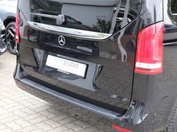 Mercedes V 220 - 10