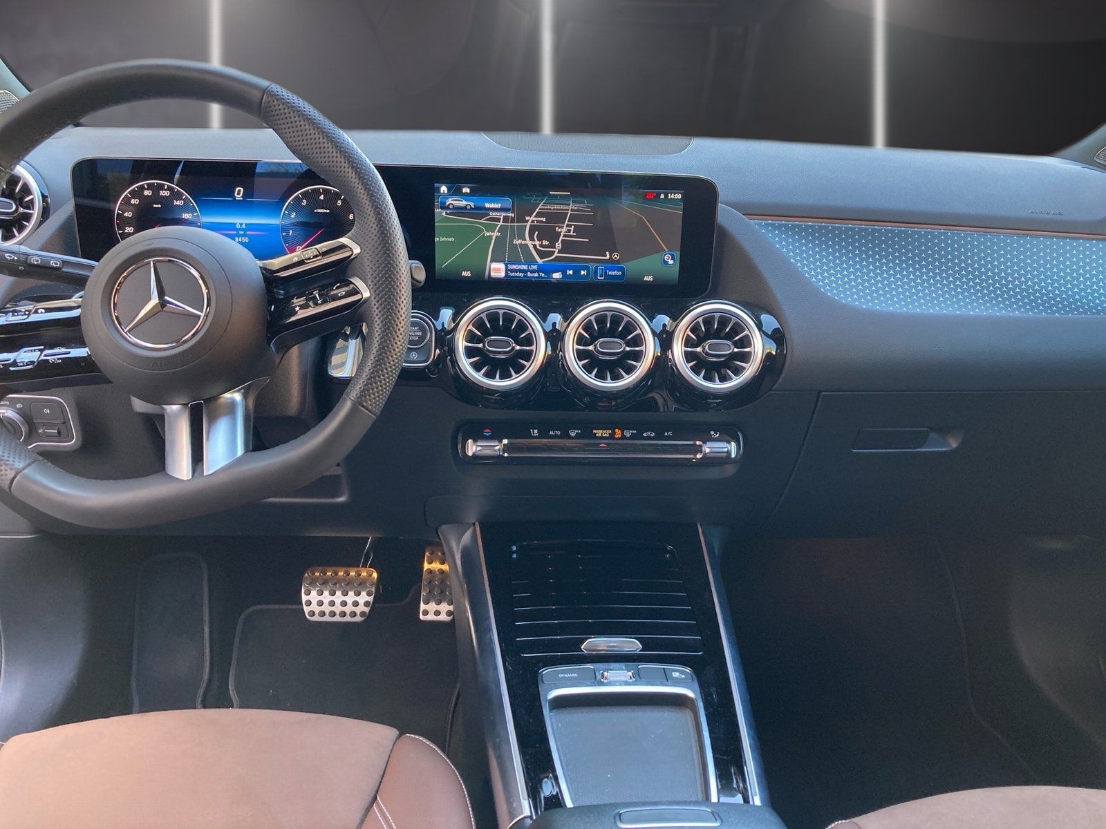 Fahrzeugabbildung Mercedes-Benz GLA 200 AMG*Kamera*LED*Easy-Pack*Keyless*Ambient
