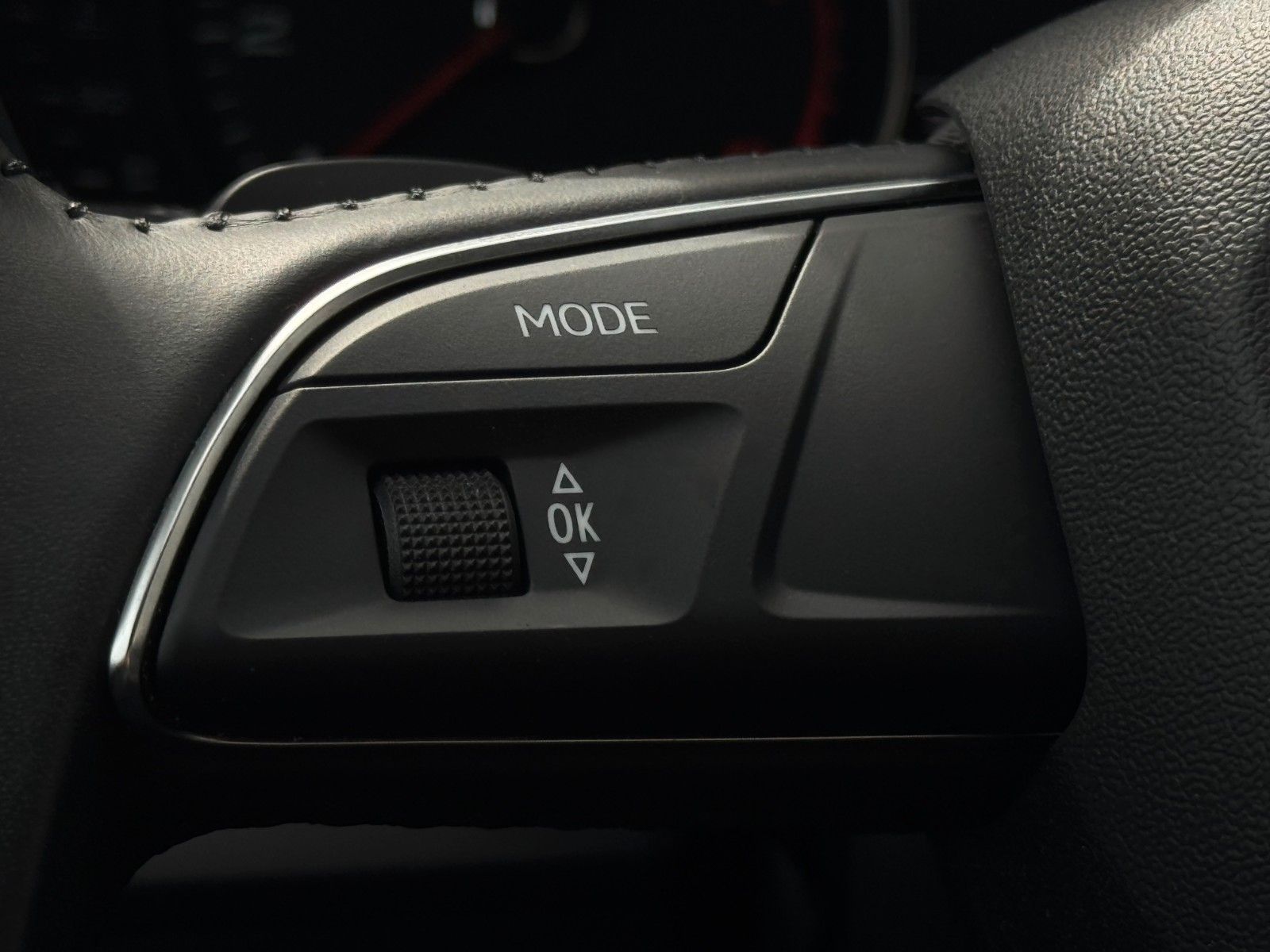 Fahrzeugabbildung Audi Q5 2.0 TFSI quattro basis Leder Kamera SHZ ACC