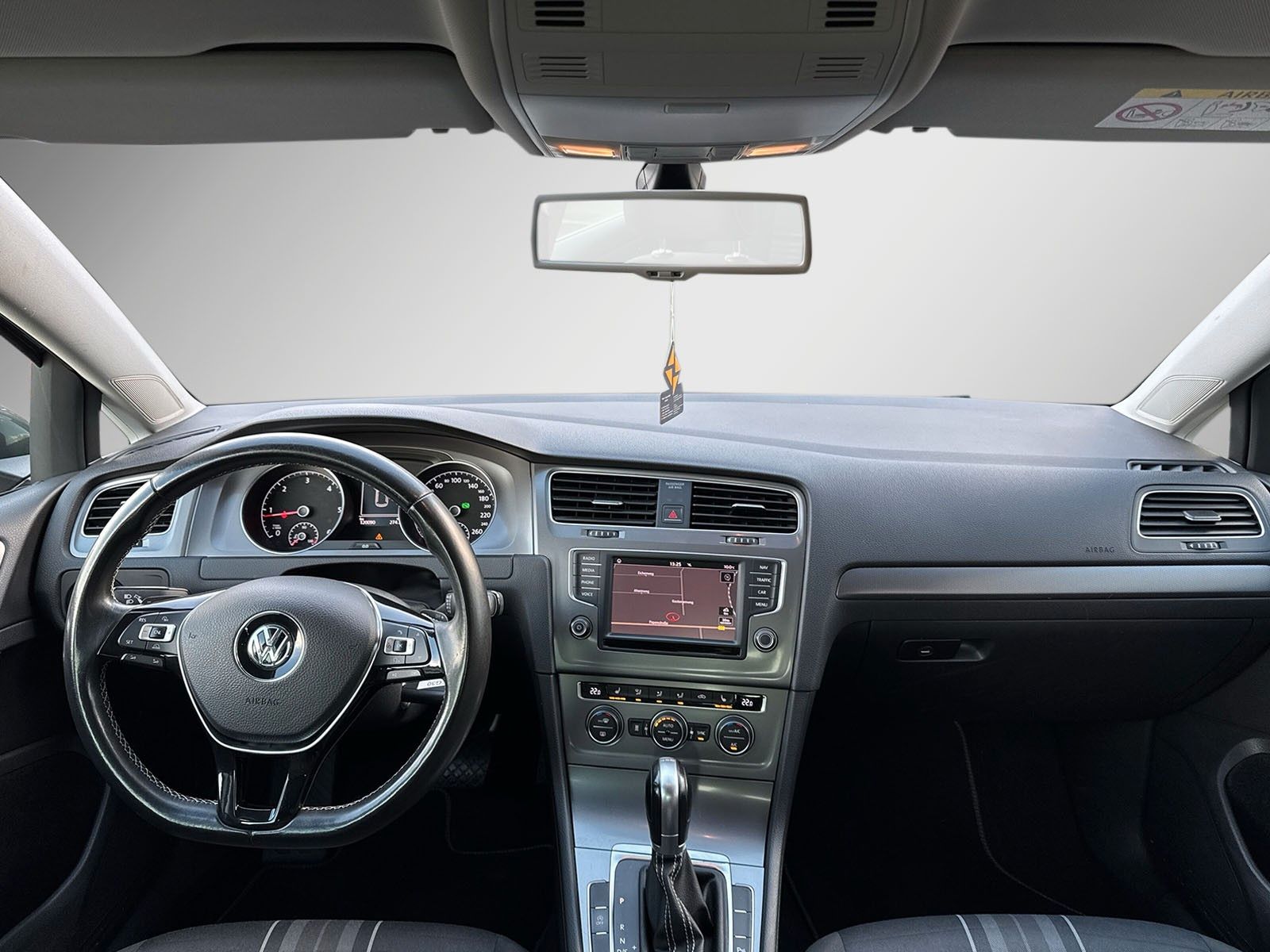 Fahrzeugabbildung Volkswagen Golf VII *Bi-Xen*Standheizung*AHK*Tempomat*Navi*