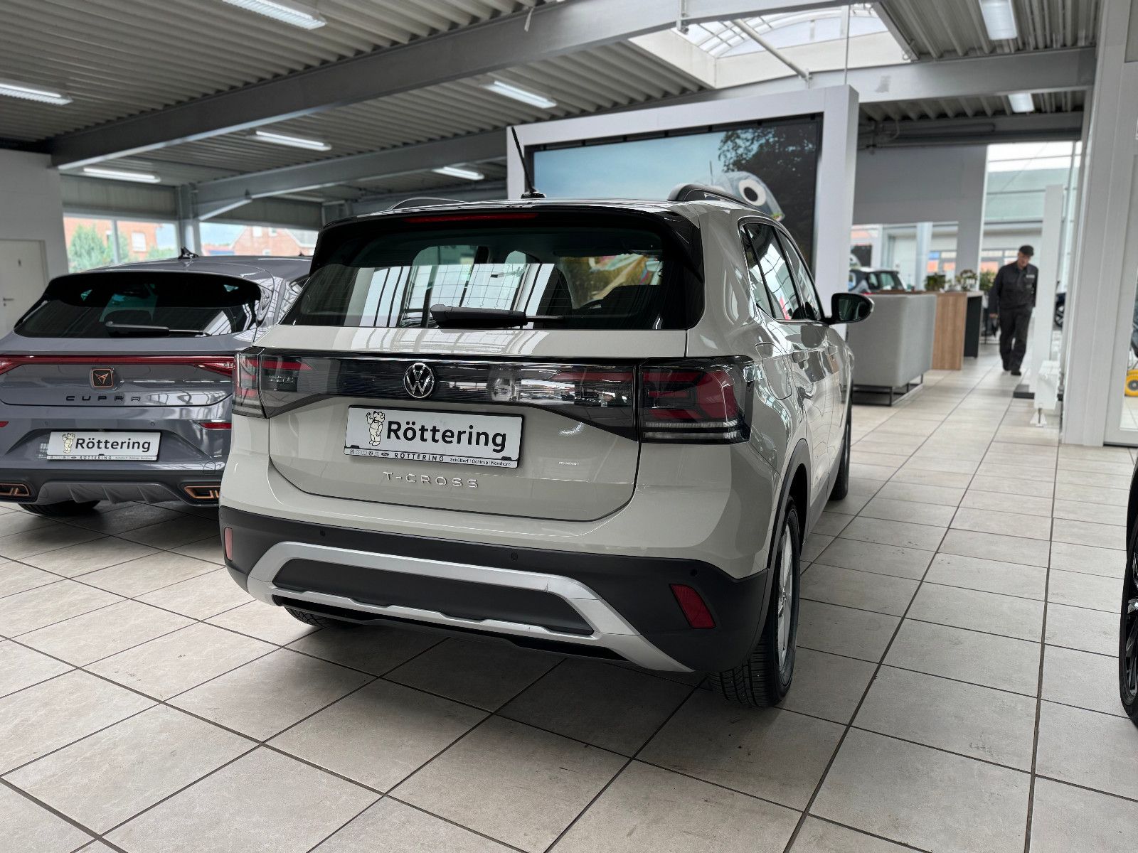 Fahrzeugabbildung Volkswagen T-Cross 1.0 TSI 70 kW Life +LED+SHZ+ACC