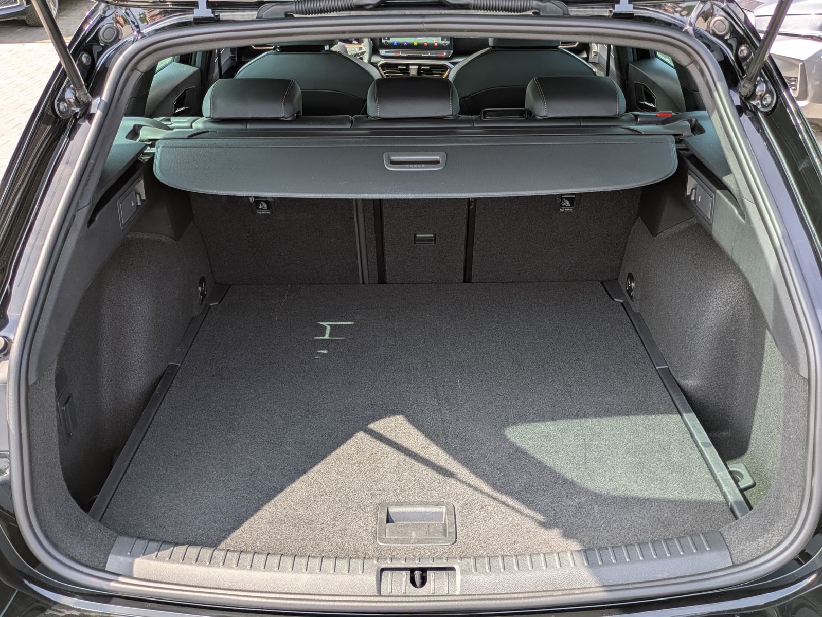 Fahrzeugabbildung CUPRA Leon 1.5 eTSI DSG MATRIX-LED*ACC*APP*KAMERA*18"