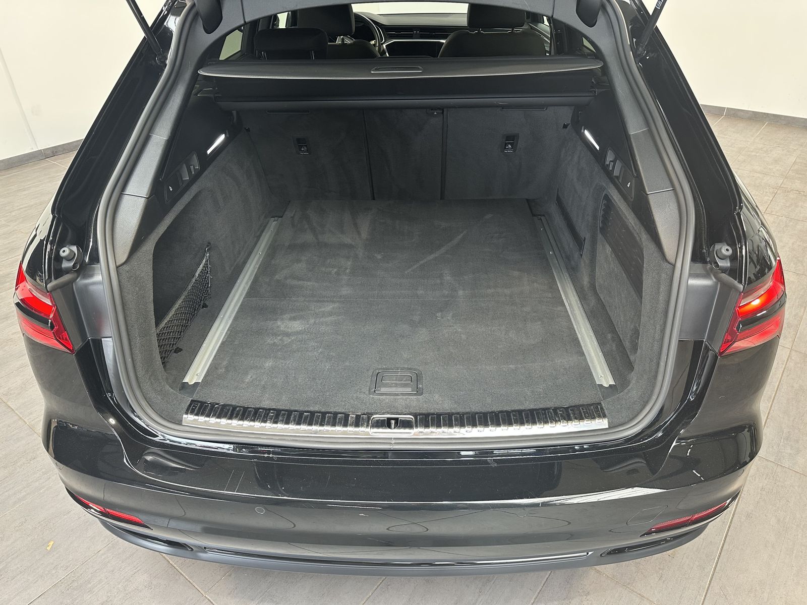 Fahrzeugabbildung Audi A6 Avant 40 TDI Qu Sport NAV+LED+KAM+VCOCKPIT+PP