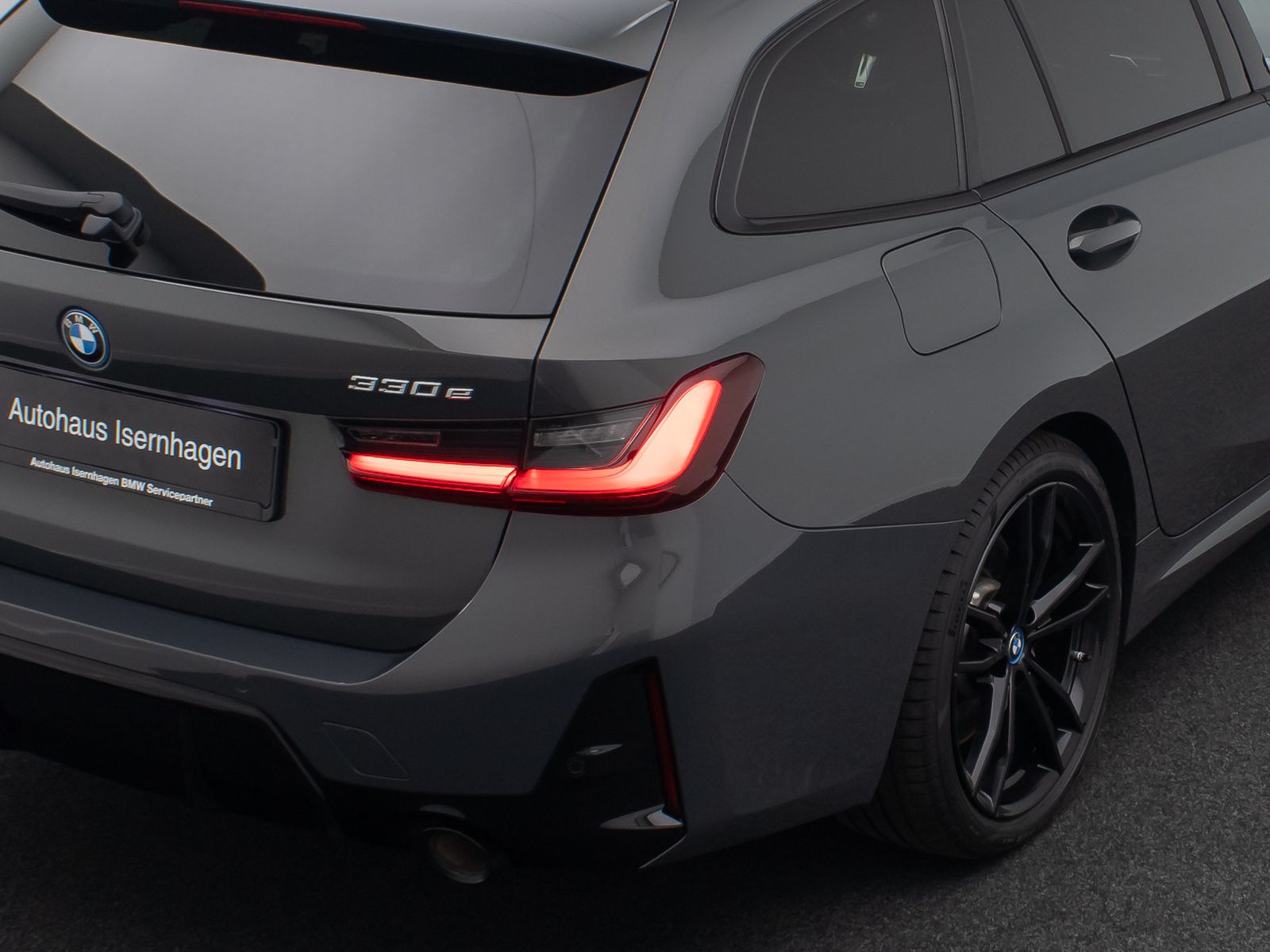 Fahrzeugabbildung BMW 330e M Sport DAB FernlichtAs HiFi Cockpit+19Zoll