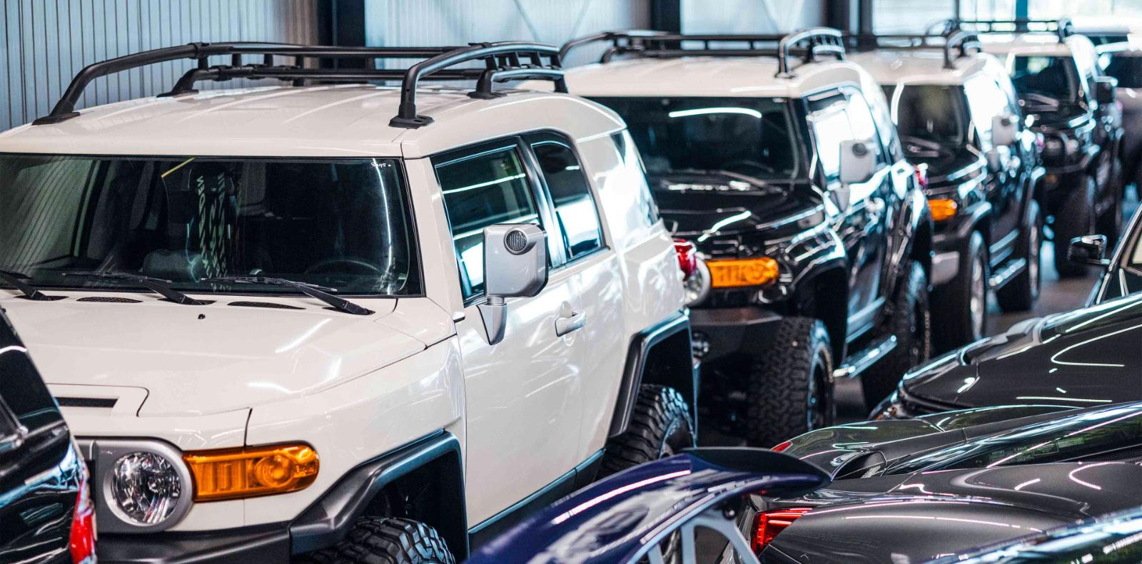 showroom-image-top