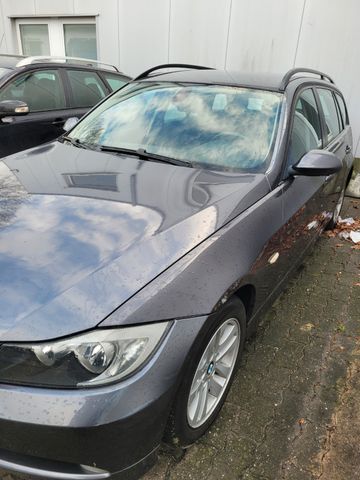 BMW 320d touring - Motor getriebe Top