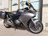 Honda VFR 1200 F V4 173 CV maxi gran turismo - HONDA VFR1200F