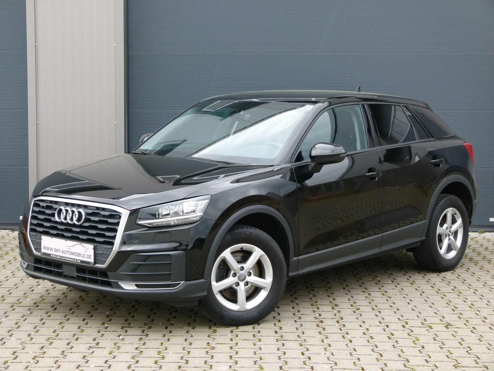 AUDI Q2 desing S-tronic 1-Hand AHK Navi PDC Tempom.