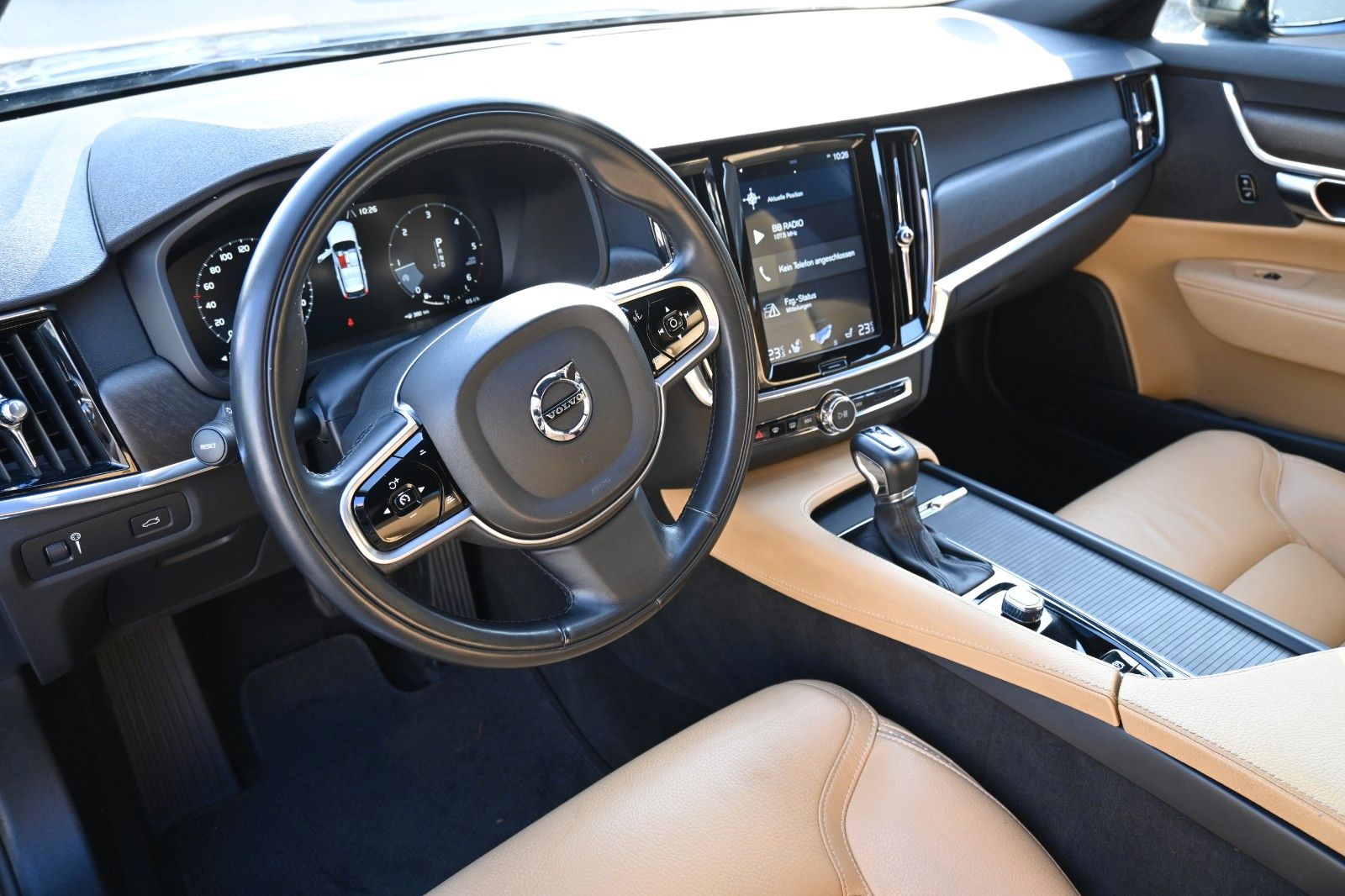 Fahrzeugabbildung Volvo V90 CC D4 AWD*STHZ*MIetkauf möglich