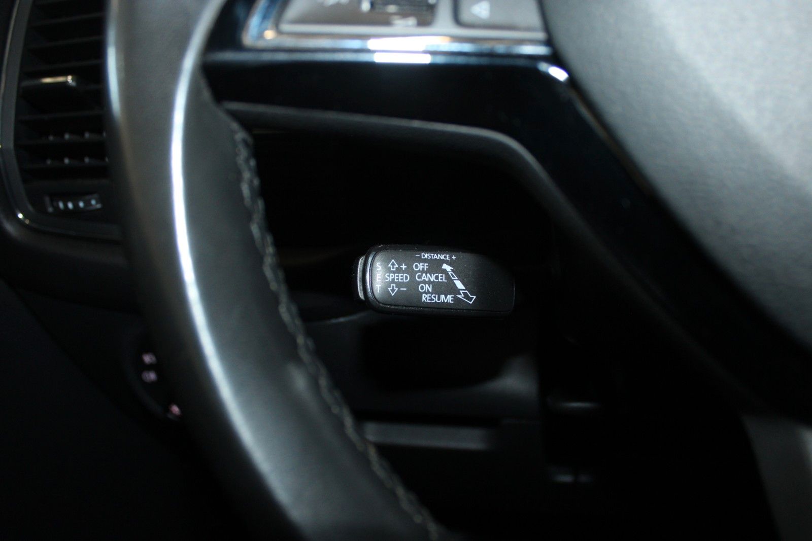Fahrzeugabbildung SKODA Kodiaq DSG 4x4 SOLEIL LED AHK LEDER ACC STDHZ