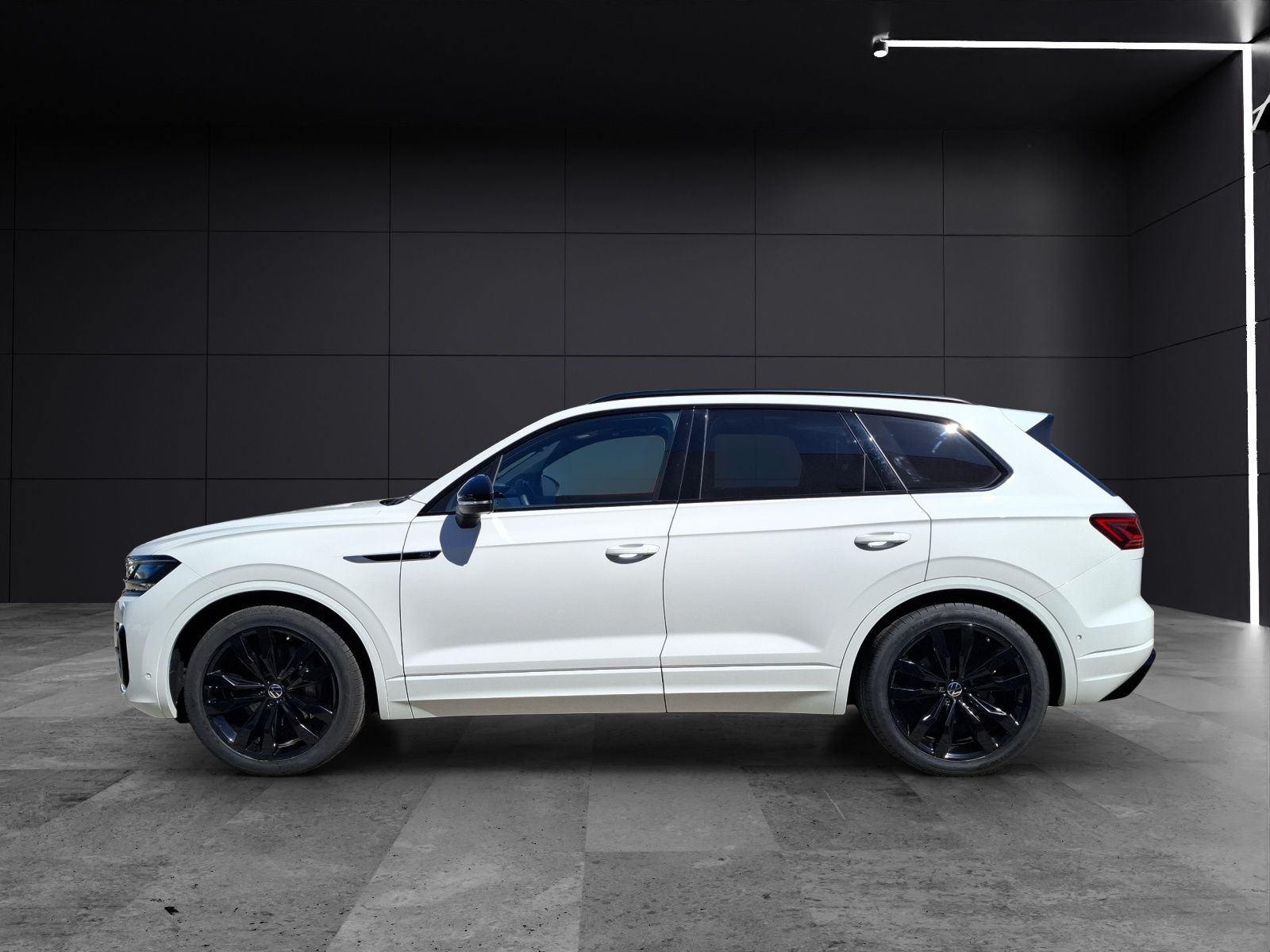Fahrzeugabbildung Volkswagen Touareg TDI R-Line 4M Matrix AHK Pano Leder Luft