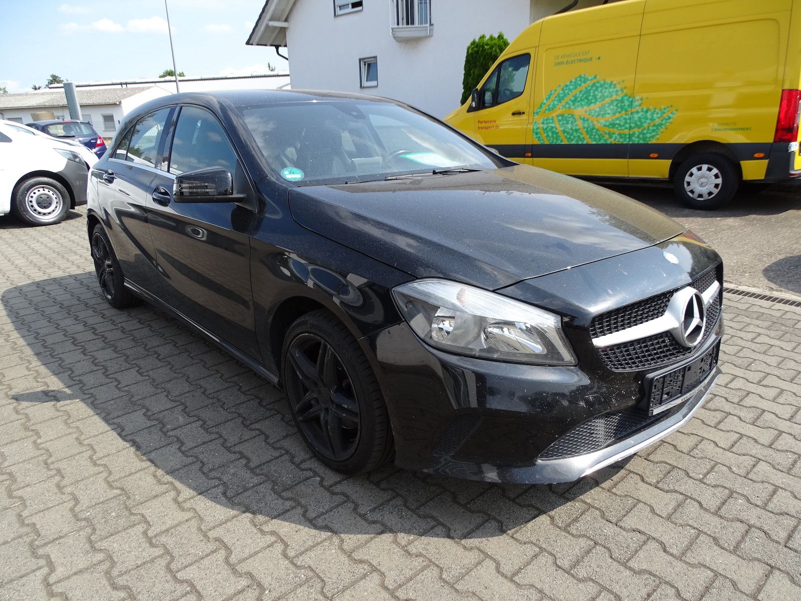 MERCEDES-BENZ A 200