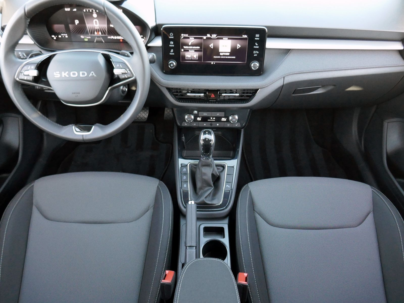 Fahrzeugabbildung SKODA Fabia Selection 1.0 TSI | LED RFK ACC App