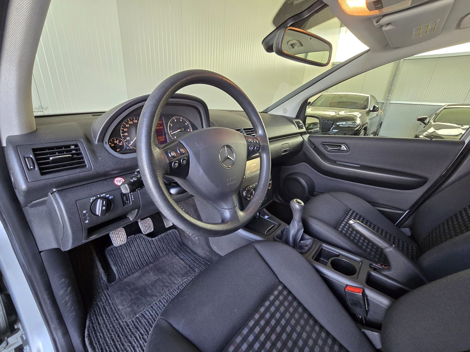 Fahrzeugabbildung Mercedes-Benz A 150 BlueEfficiency SHZ*BLUETOOTH*TÜV09-25