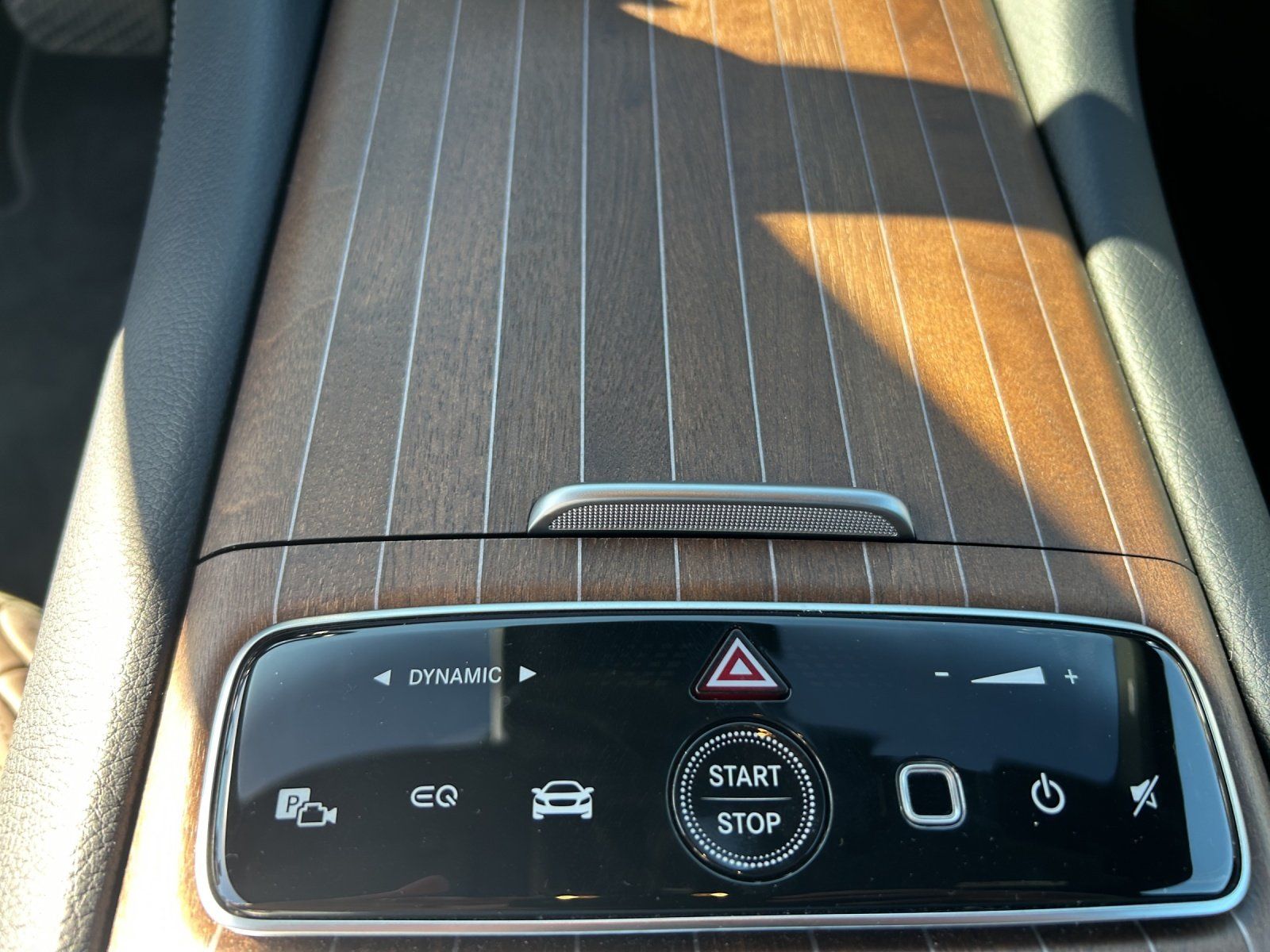Fahrzeugabbildung Mercedes-Benz EQE500 Prem+ HYPER Massage TV Nappa AIRMATIC HAL