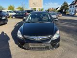 Hyundai i30 CW 1.4 UEFA EURO 2012 Edition - Hyundai i30 Edition20 mit Benzin-Antrieb