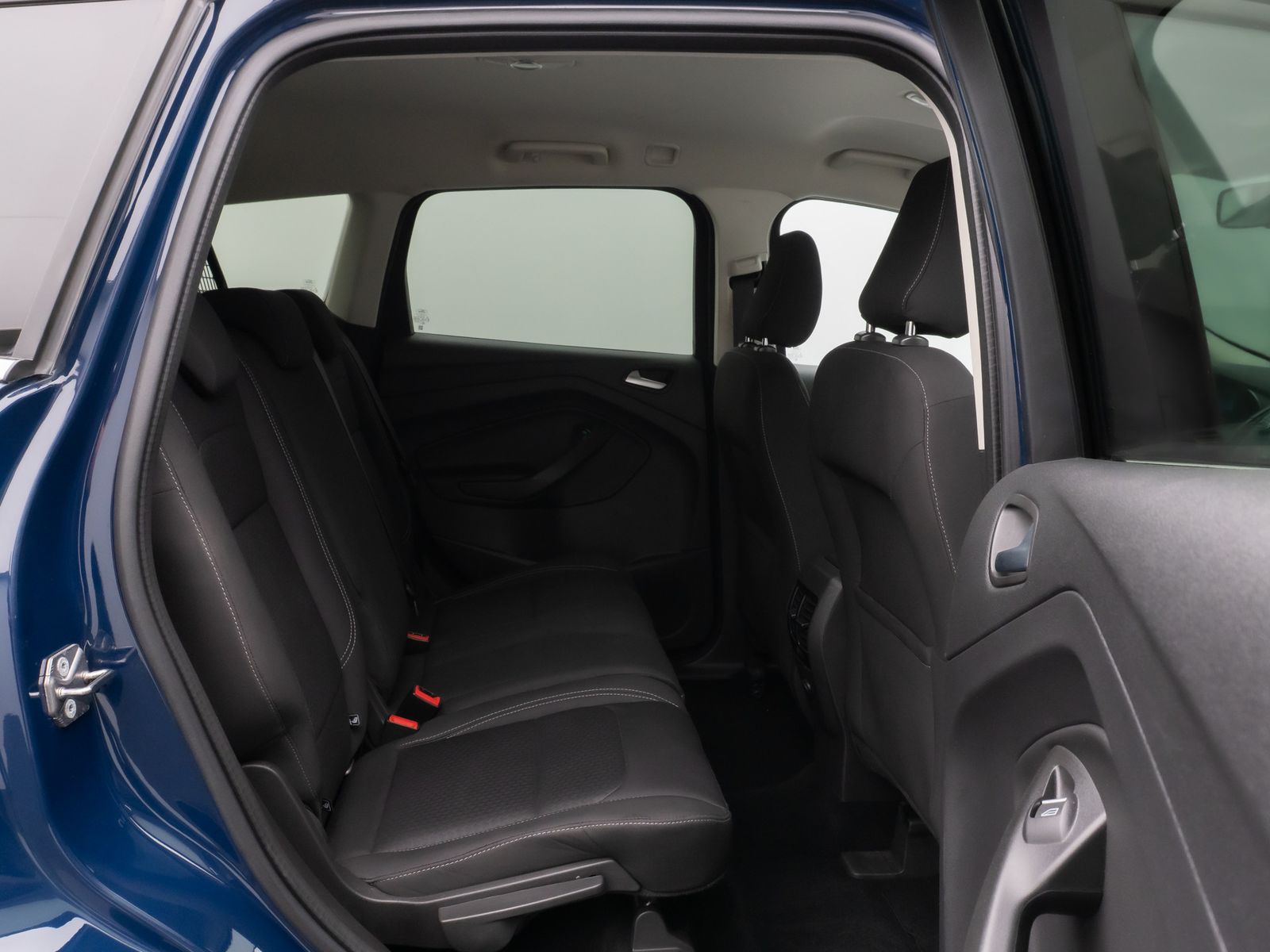 Fahrzeugabbildung Ford Kuga Trend AHK Sitzhzg PDC Tempomat 8Fach