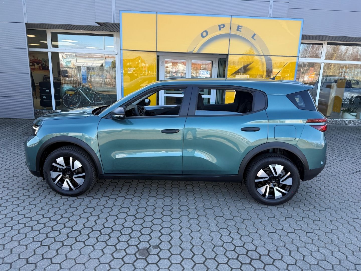 Fahrzeugabbildung Opel Frontera 1.2 Edition SHZ+LHZ+Kamera+Allwetter