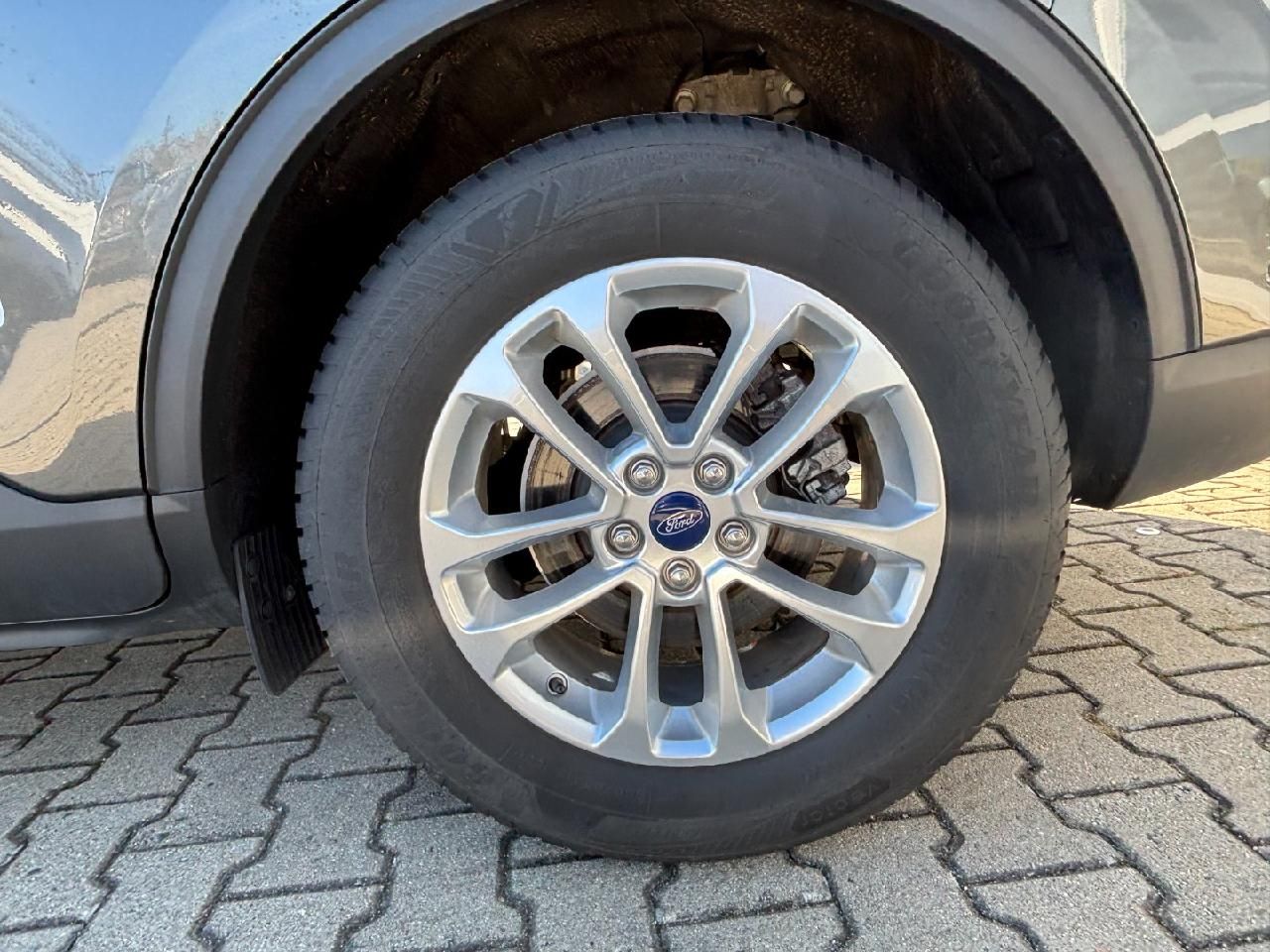 Fahrzeugabbildung Ford Kuga Titanium