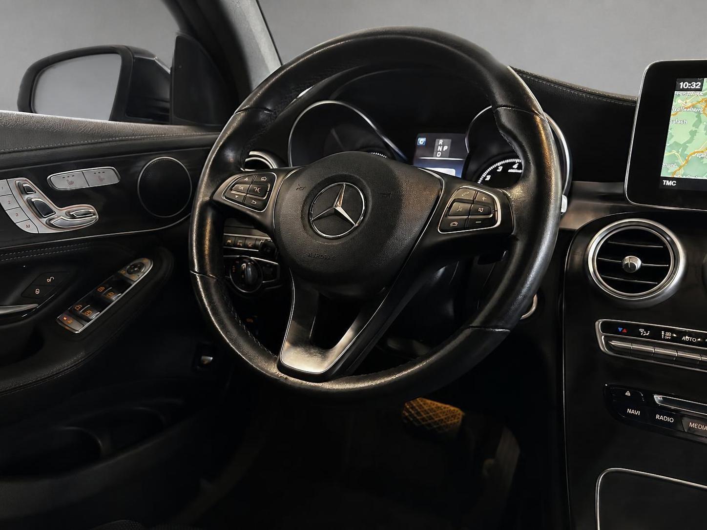 Mercedes-Benz GLC 300 Coupe  4Matic AMG Line  *1.Hd +TMP + LED