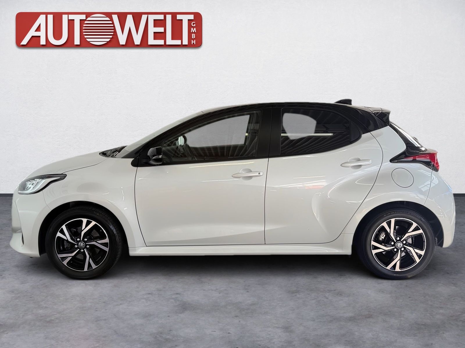 Fahrzeugabbildung Toyota Yaris & 1.5 Black & White Black&White Kam,Sitzhz