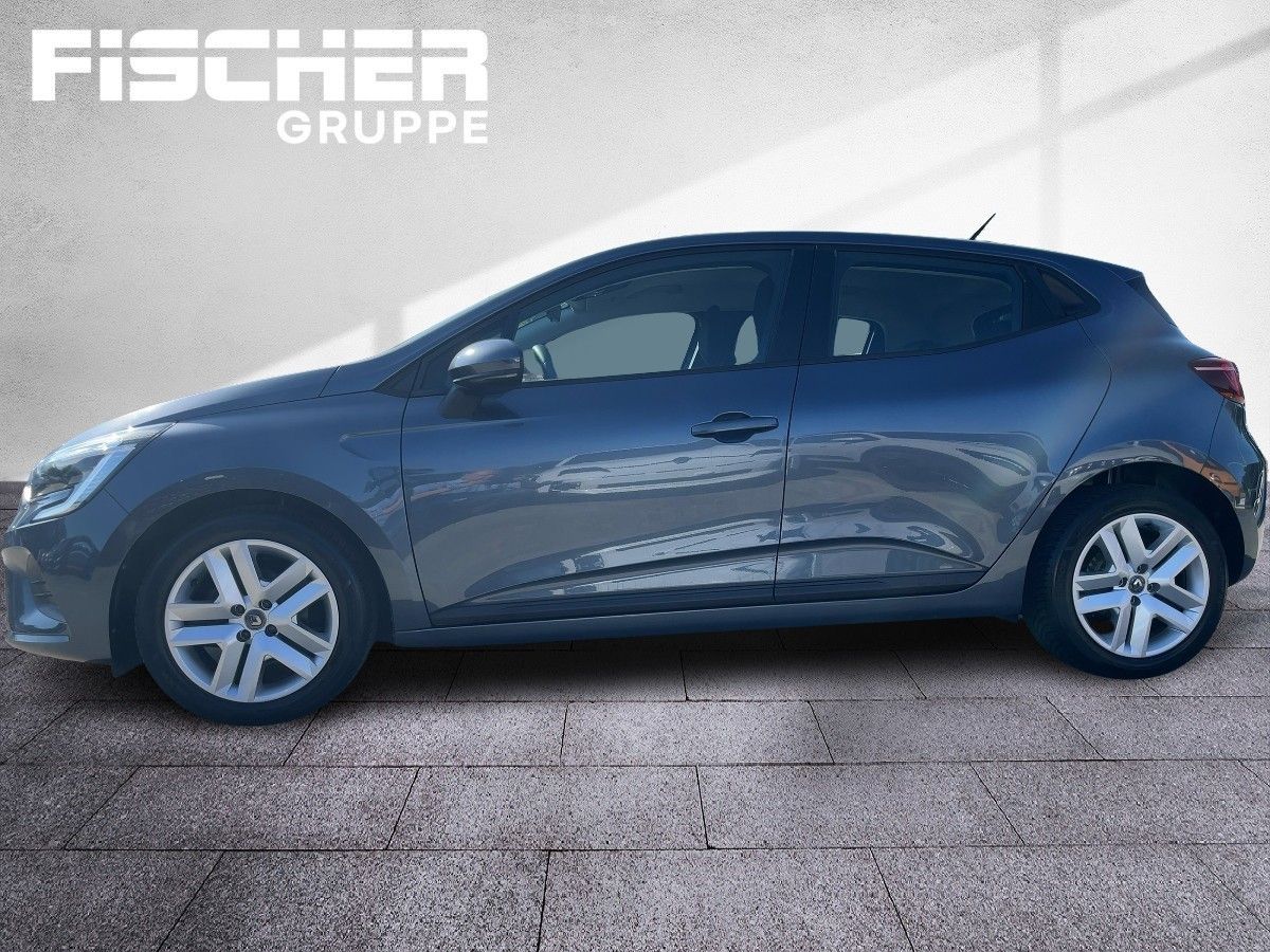 Fahrzeugabbildung Renault Clio ZEN TCe 90 EPH 7"Touch - mit KI generiert/bearbeitet