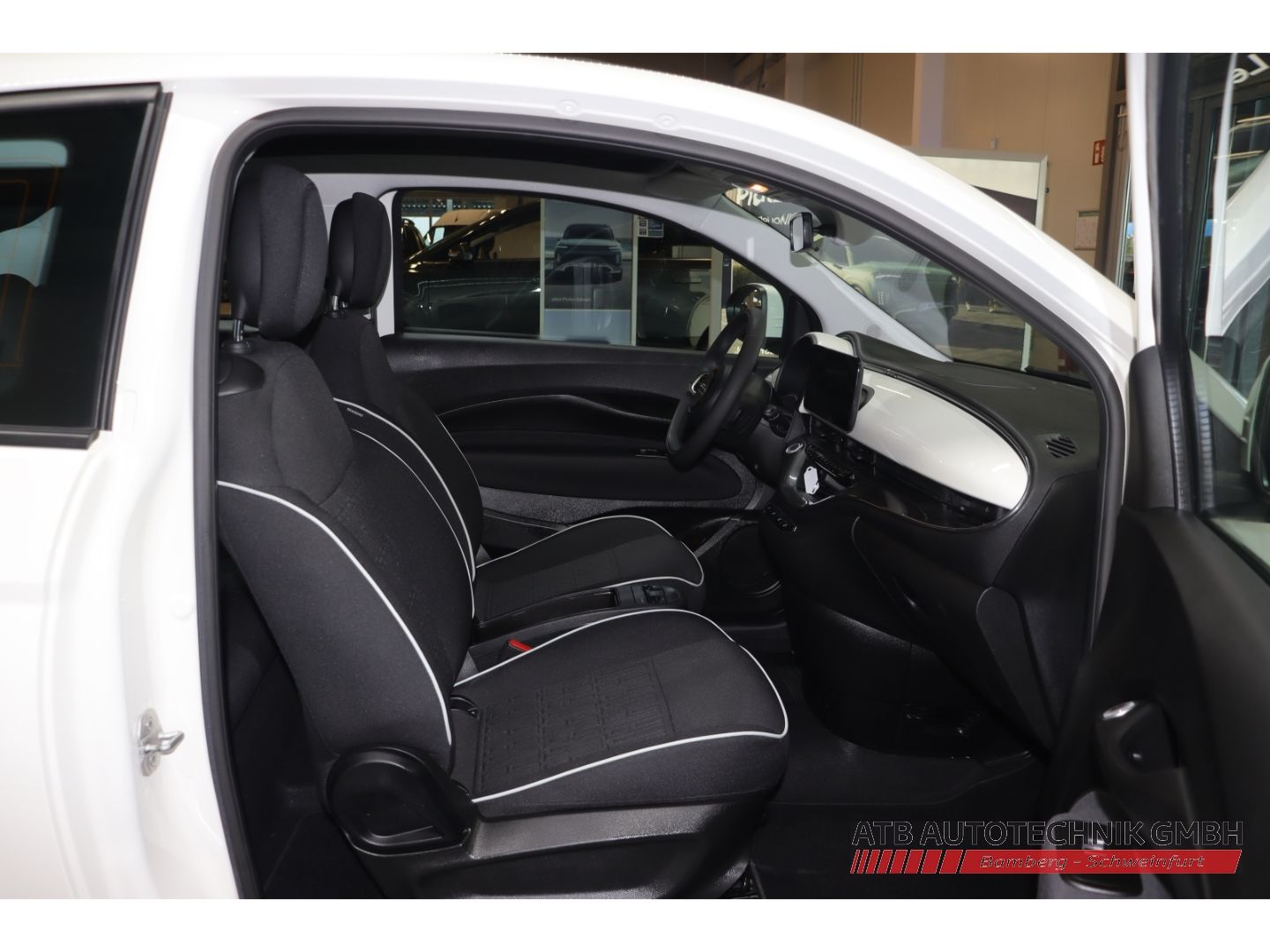 Fahrzeugabbildung Fiat 500e Cabrio 42kWh 95,7% SOH Apple CarPlay Klimaa