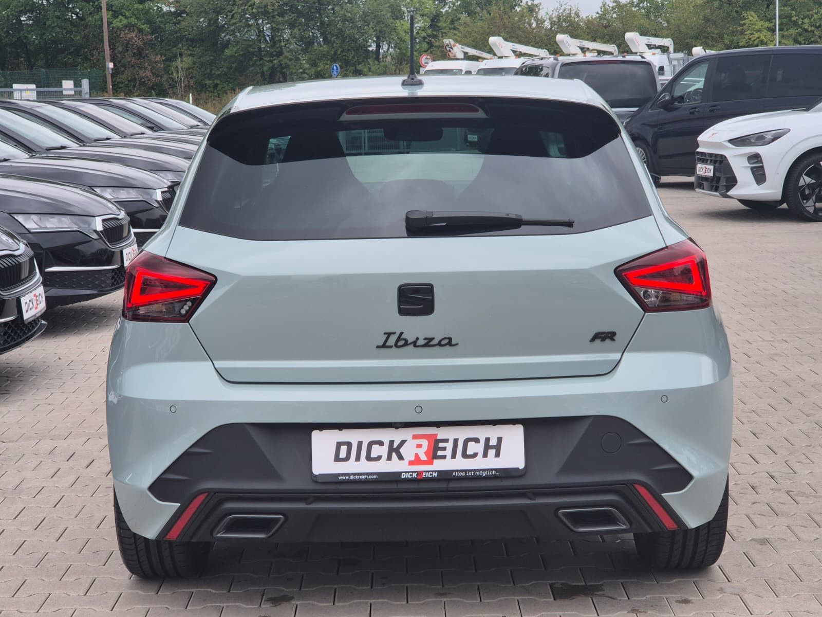 Fahrzeugabbildung SEAT Ibiza 1.5 TSI FR Black Edition*LED*ACC*KAM*PANO