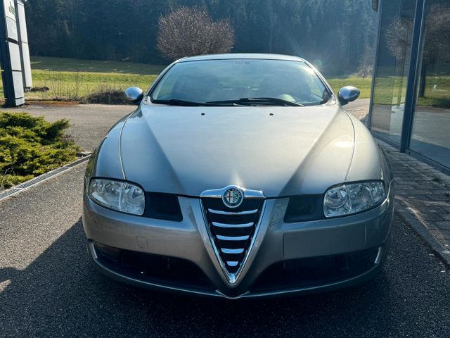 ALFA ROMEO GT 3.2 V6 24V Distinctive disegno BERTONE